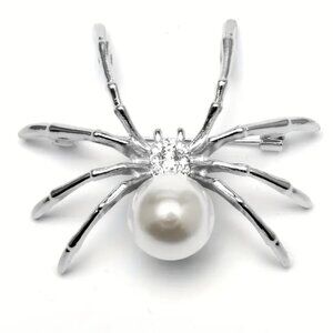 🌺 🌺 🌺 Halloween White and Silver Tone  Spider Brooch